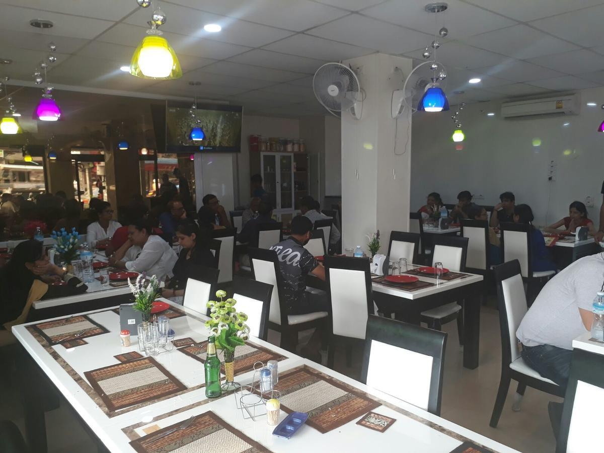 Hari Om Delhi Darbar Hotel Pattaya Exterior photo