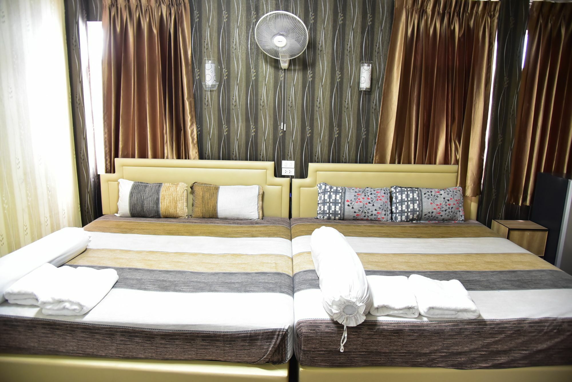 Hari Om Delhi Darbar Hotel Pattaya Exterior photo